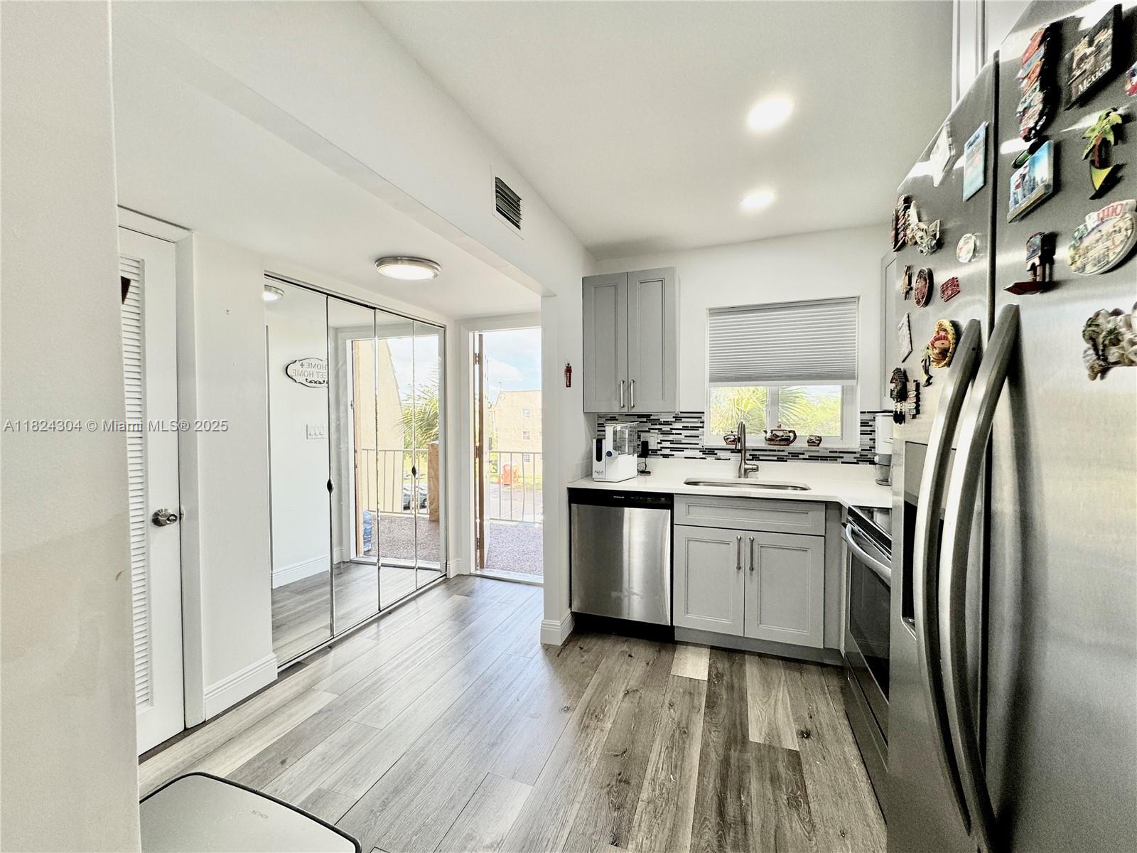 8305 Sunrise Lakes Blvd Unit: 302