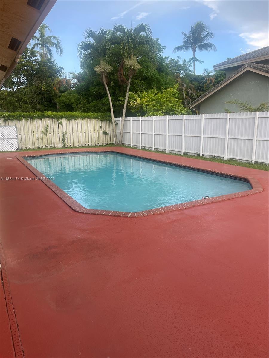 16852 SW 148th Ave