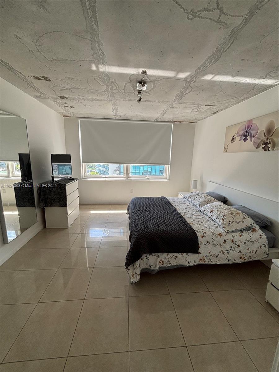 3250 NE 1st Ave # 918