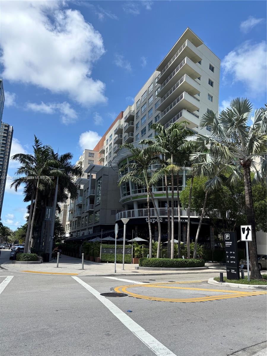 3250 NE 1st Ave # 918