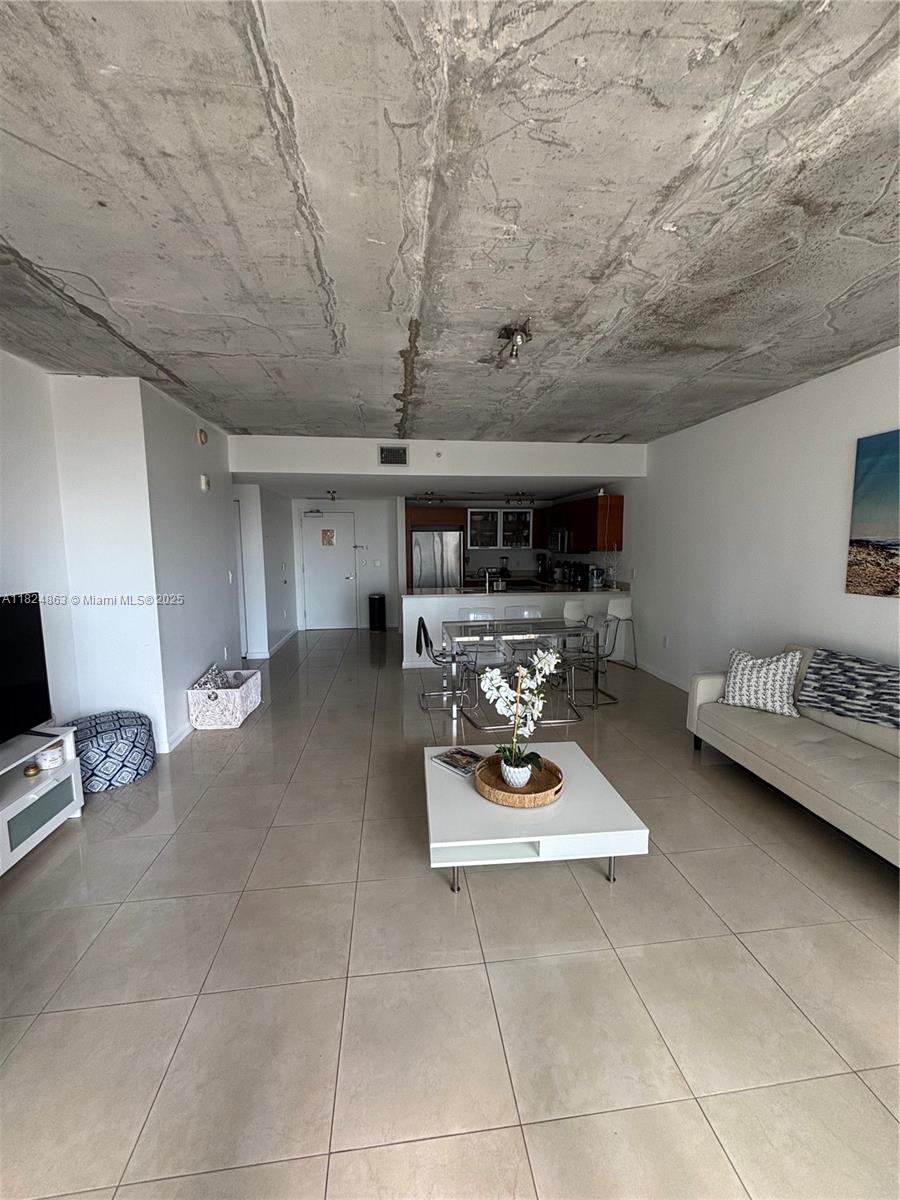 3250 NE 1st Ave # 918