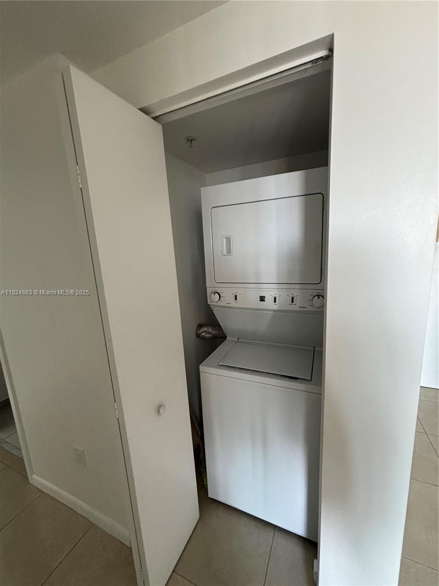 3250 NE 1st Ave # 918