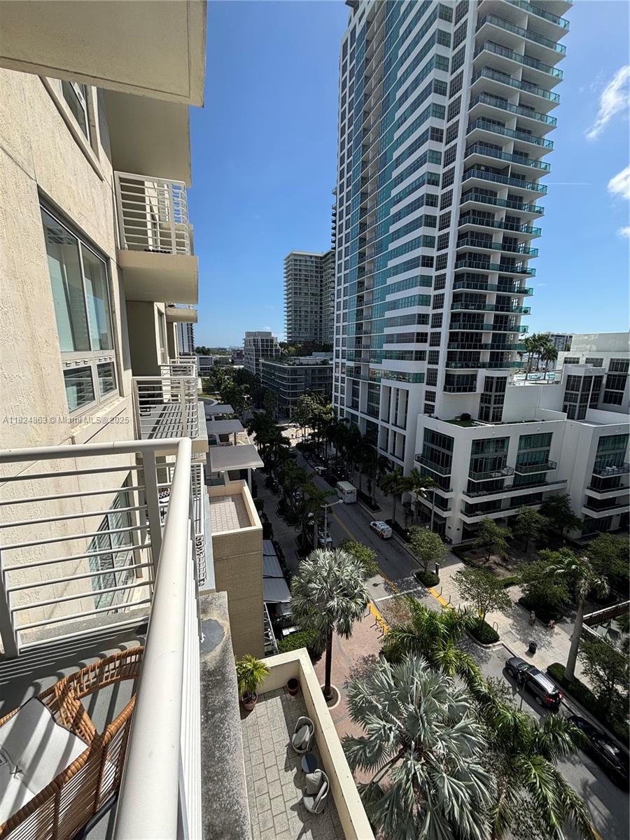 3250 NE 1st Ave # 918