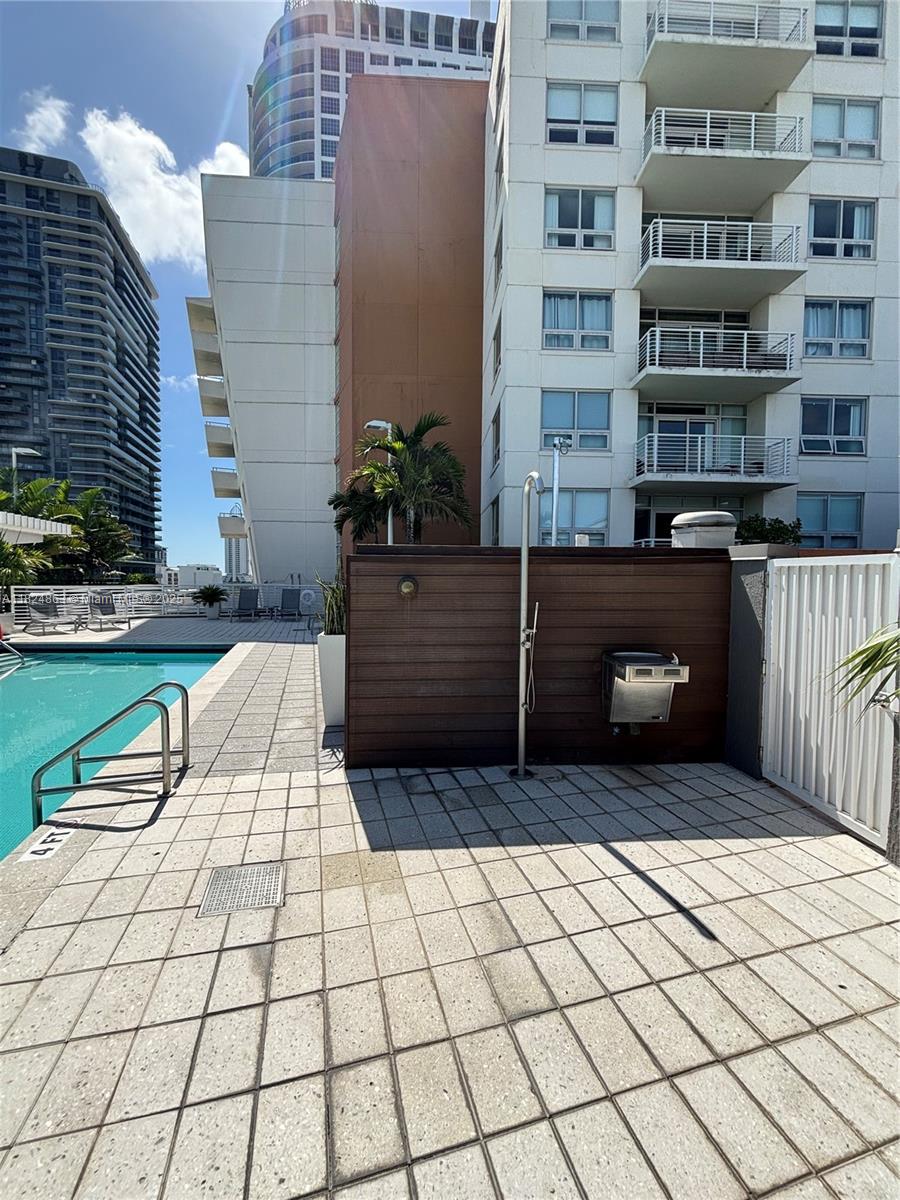 3250 NE 1st Ave # 918