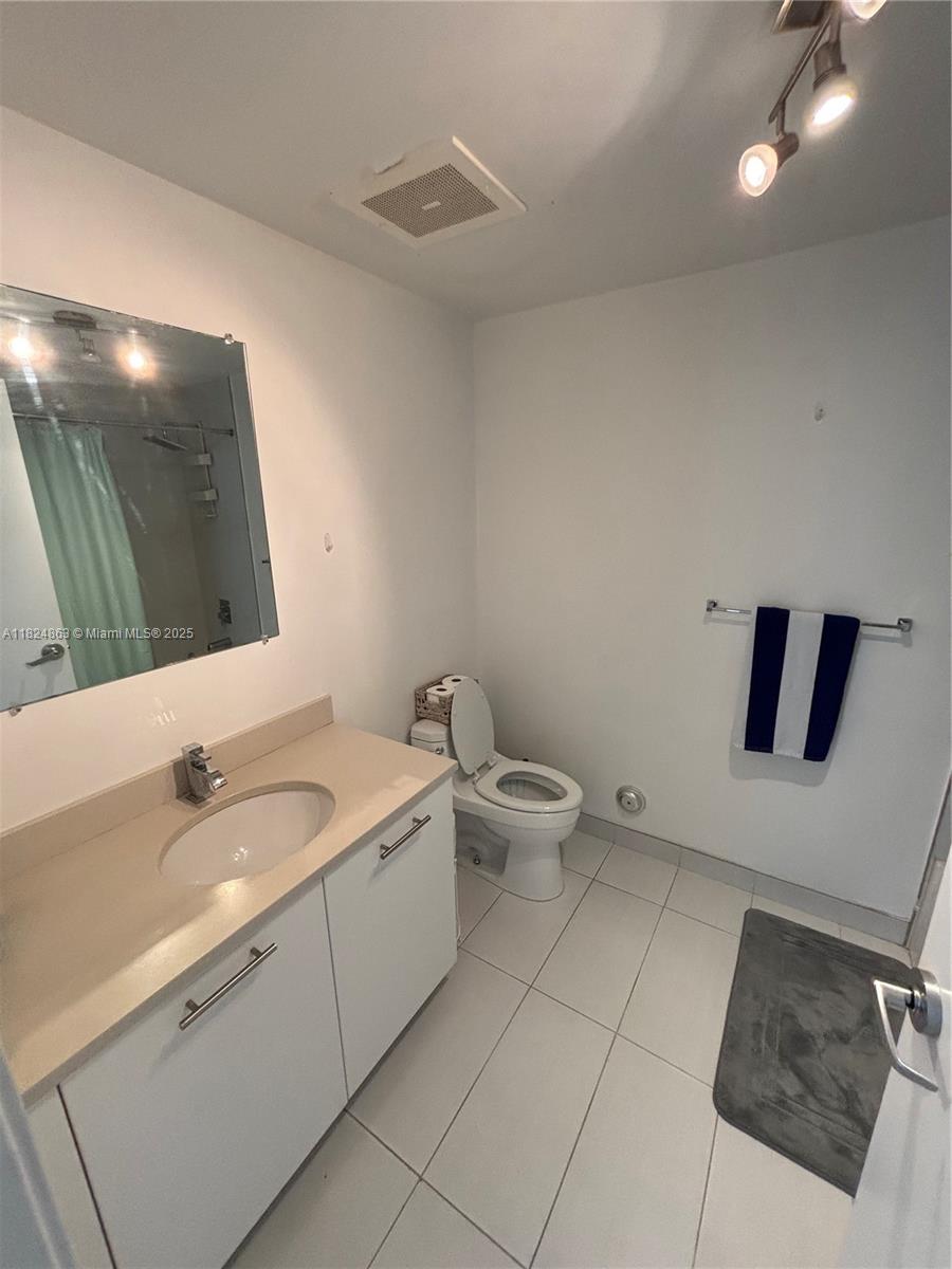 3250 NE 1st Ave # 918