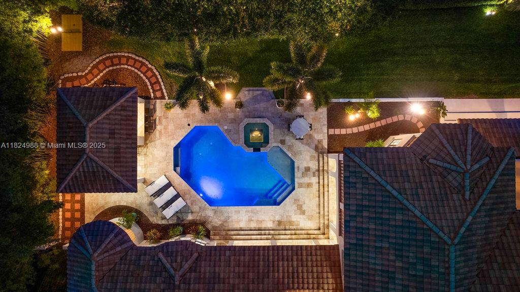 2211 Azalea Pl