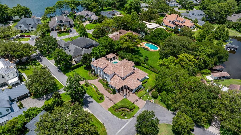 2211 Azalea Pl