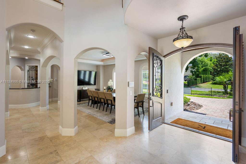 2211 Azalea Pl