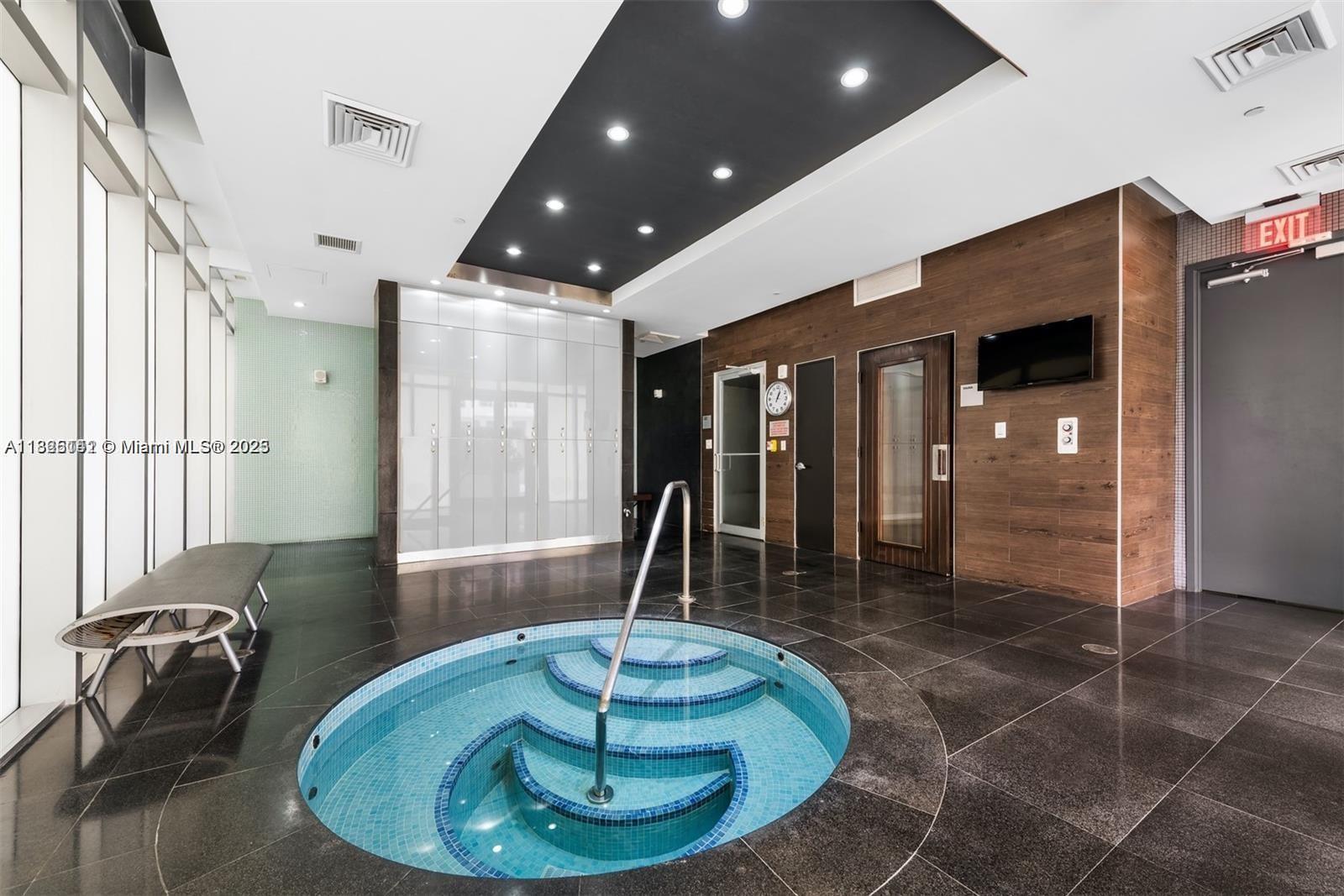 500 Brickell Ave # 402