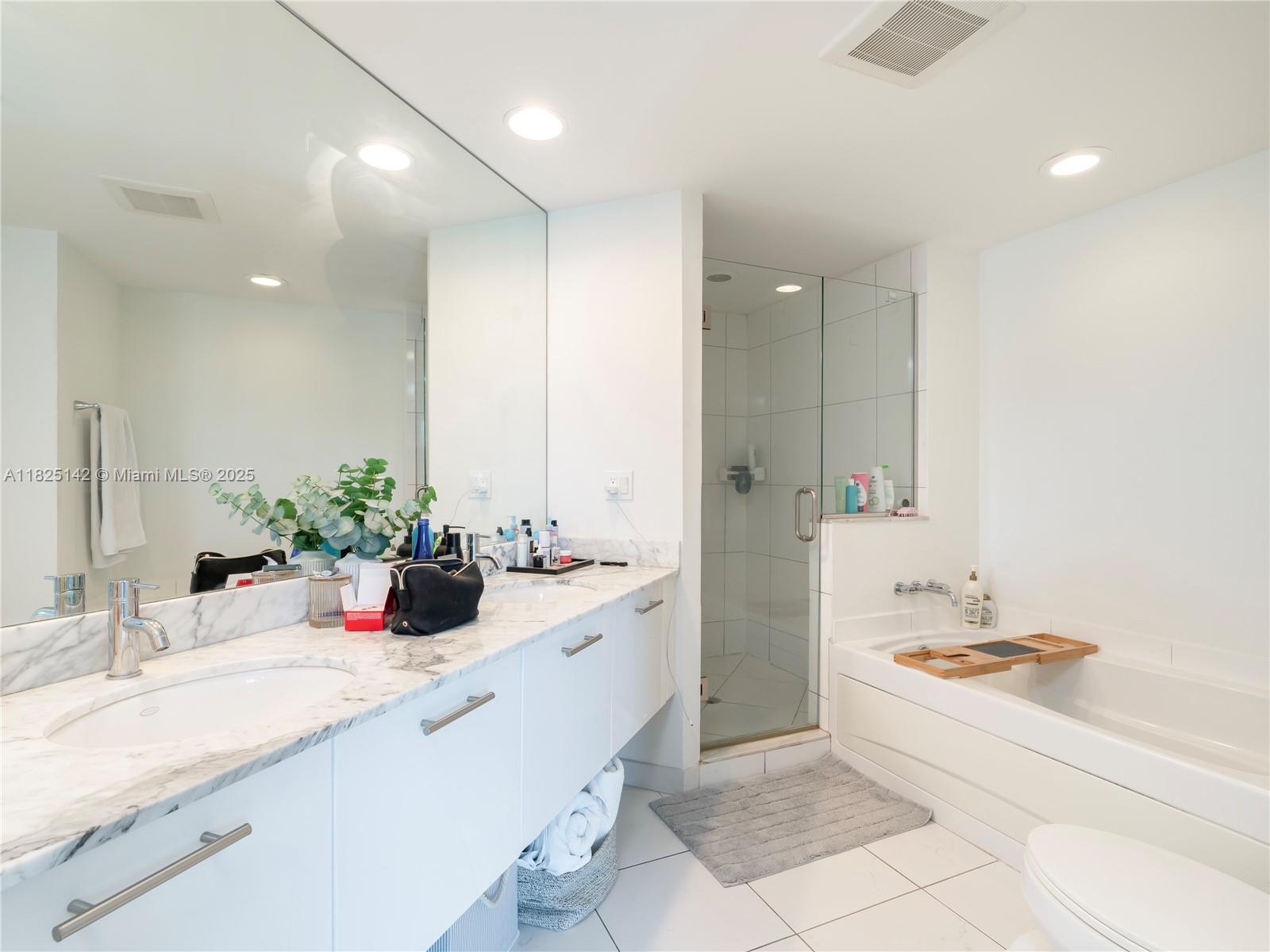 500 Brickell Ave # 402