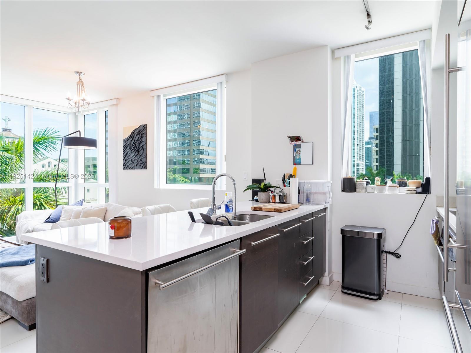 500 Brickell Ave # 402