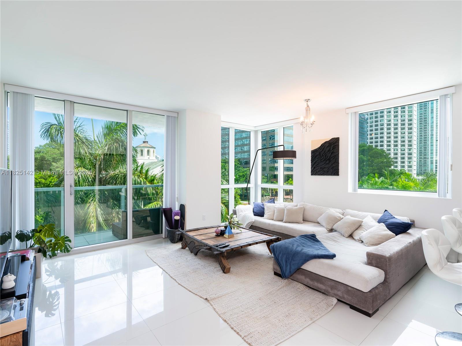 500 Brickell Ave # 402
