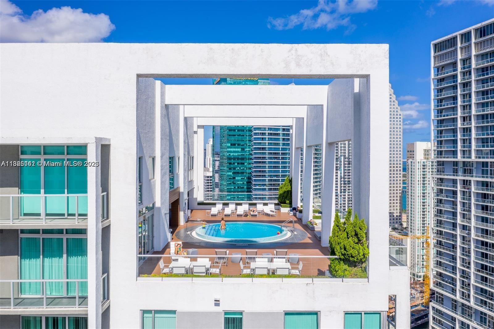 500 Brickell Ave # 402