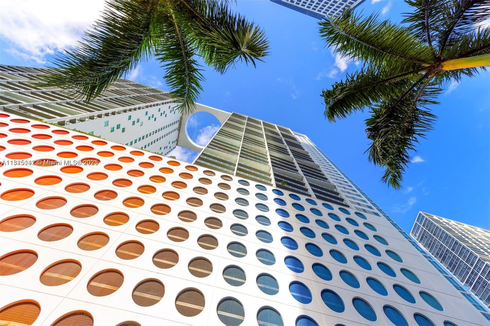 500 Brickell Ave # 402