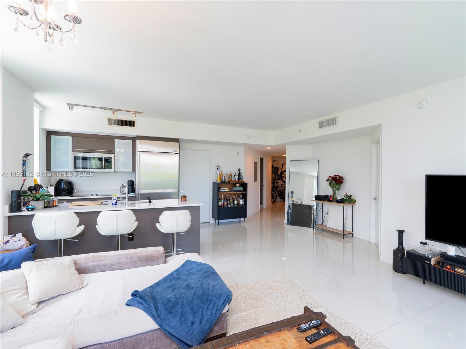 500 Brickell Ave # 402