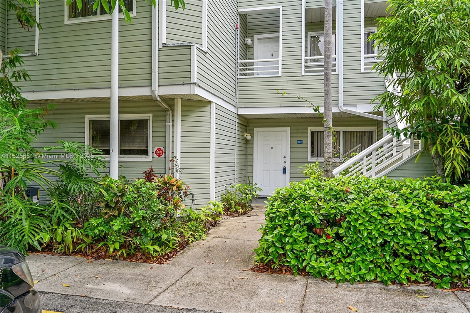 3453 NW 44th St # 107