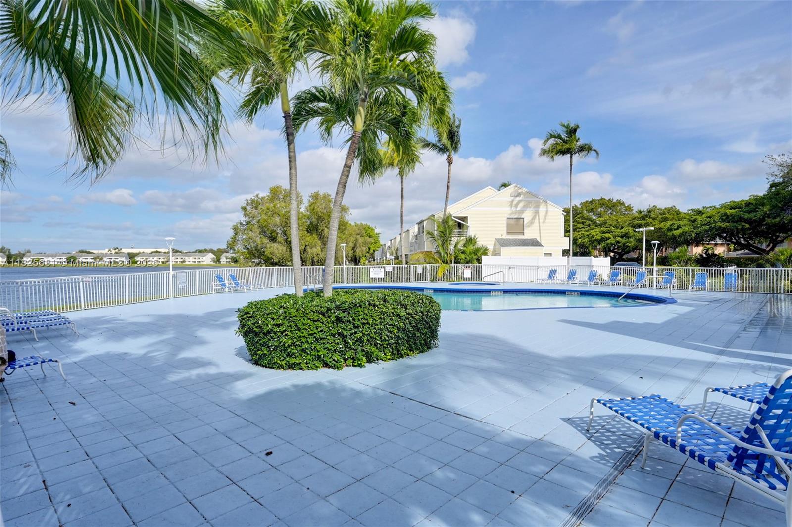 3453 NW 44th St # 107