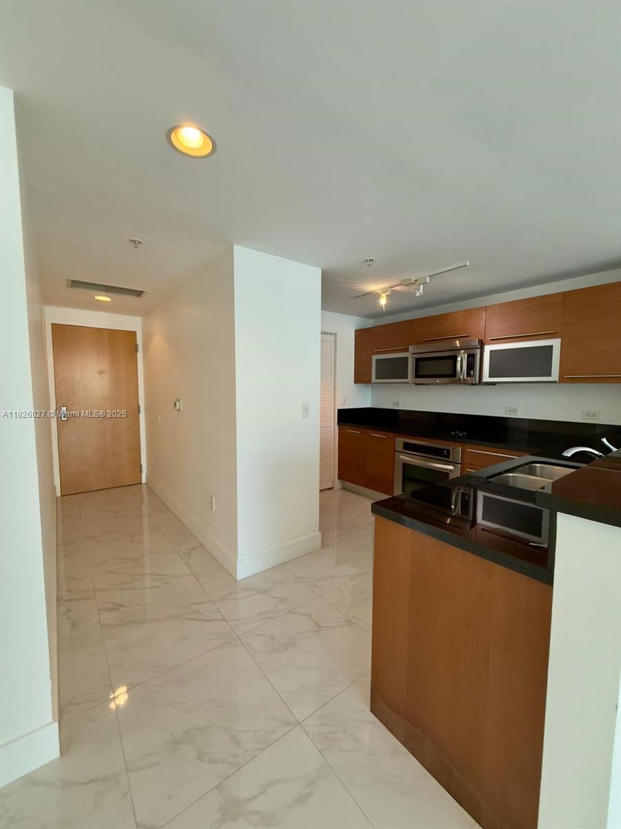 244 Biscayne Blvd # 2305