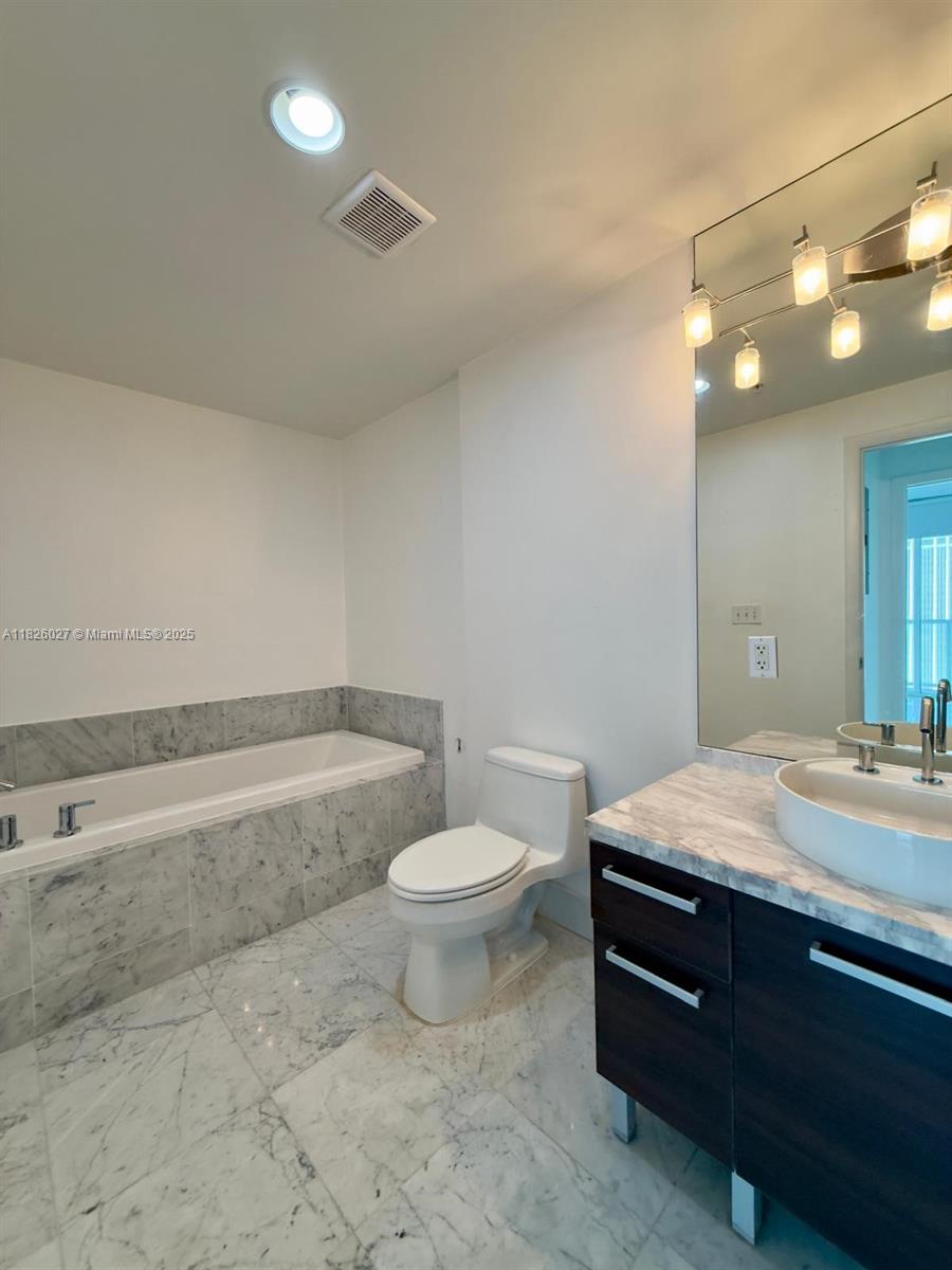 244 Biscayne Blvd # 2305