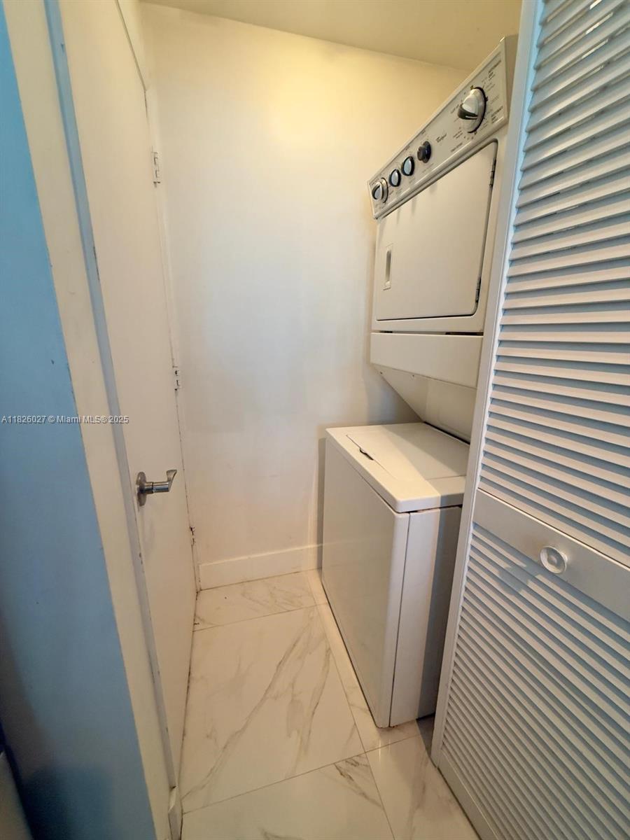 244 Biscayne Blvd # 2305