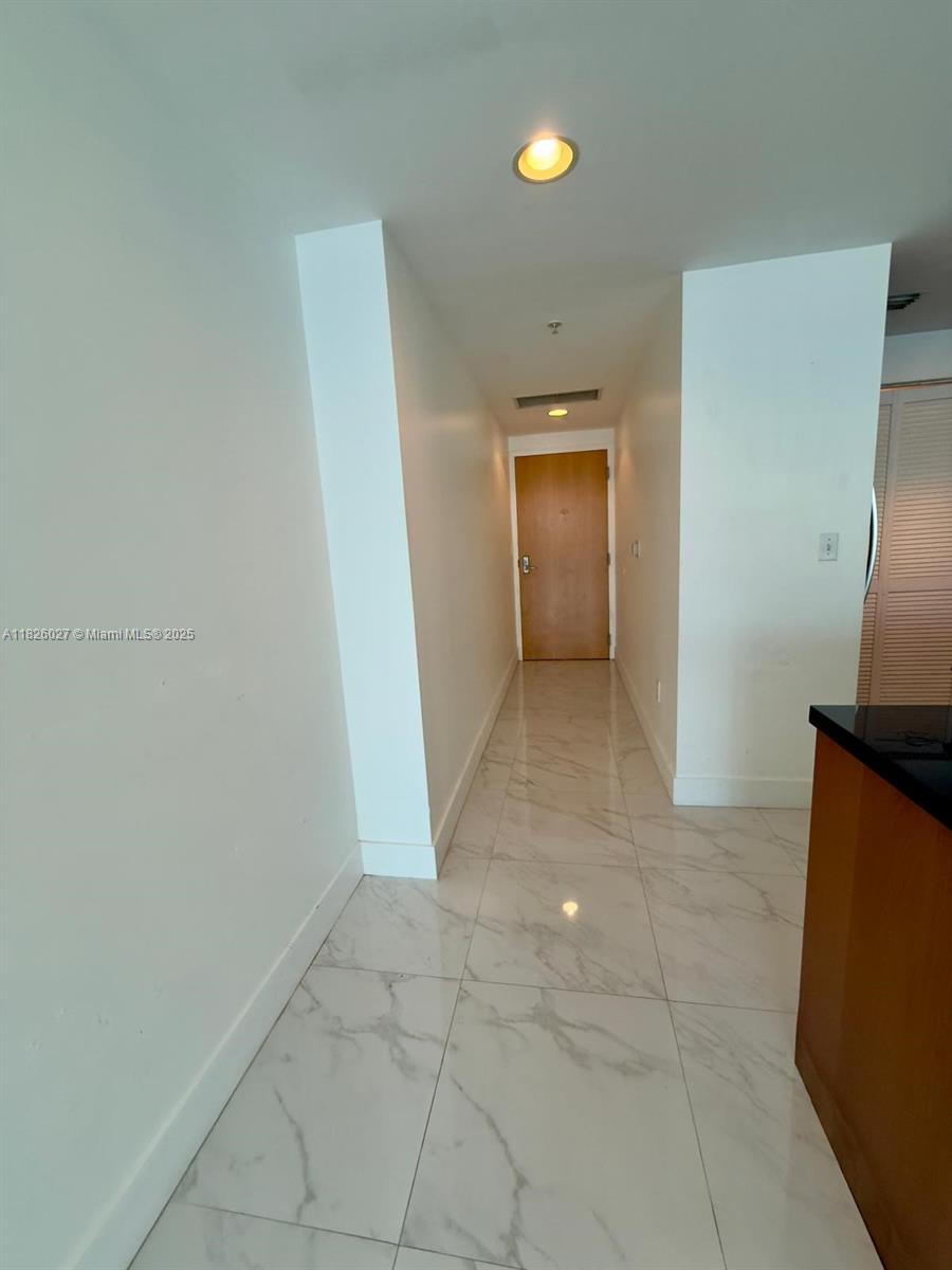 244 Biscayne Blvd # 2305