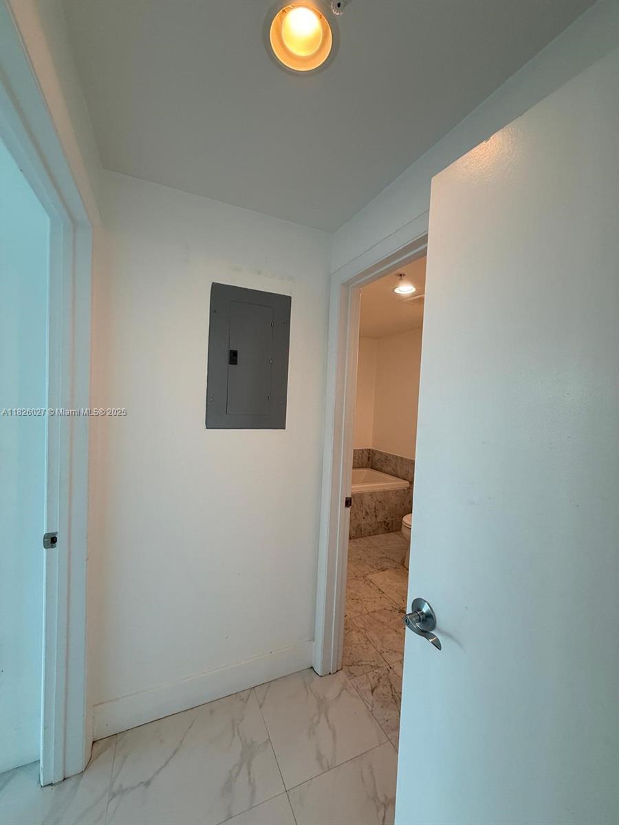 244 Biscayne Blvd # 2305