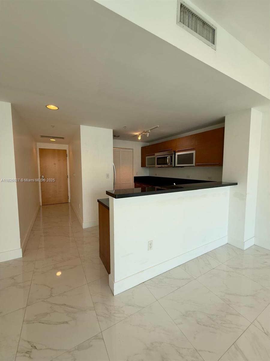 244 Biscayne Blvd # 2305