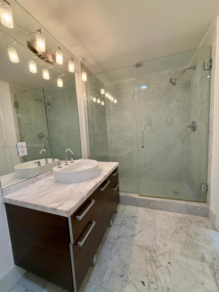 244 Biscayne Blvd # 2305
