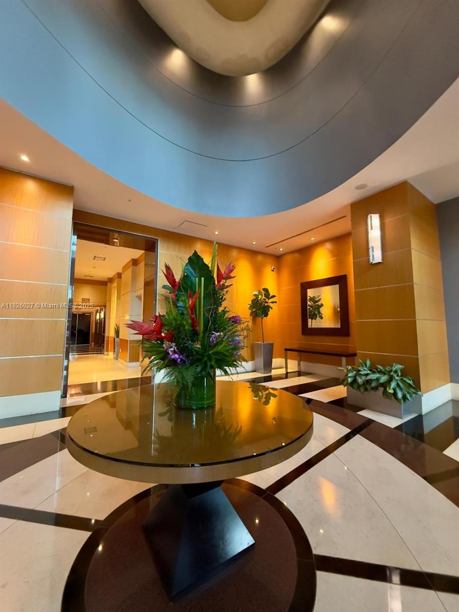 244 Biscayne Blvd # 2305