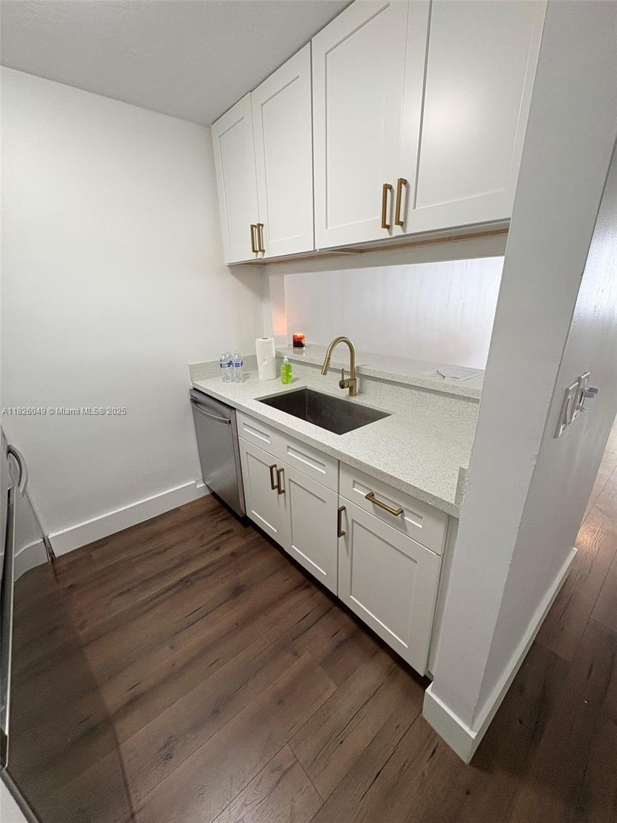 505 NE 30th St # 503