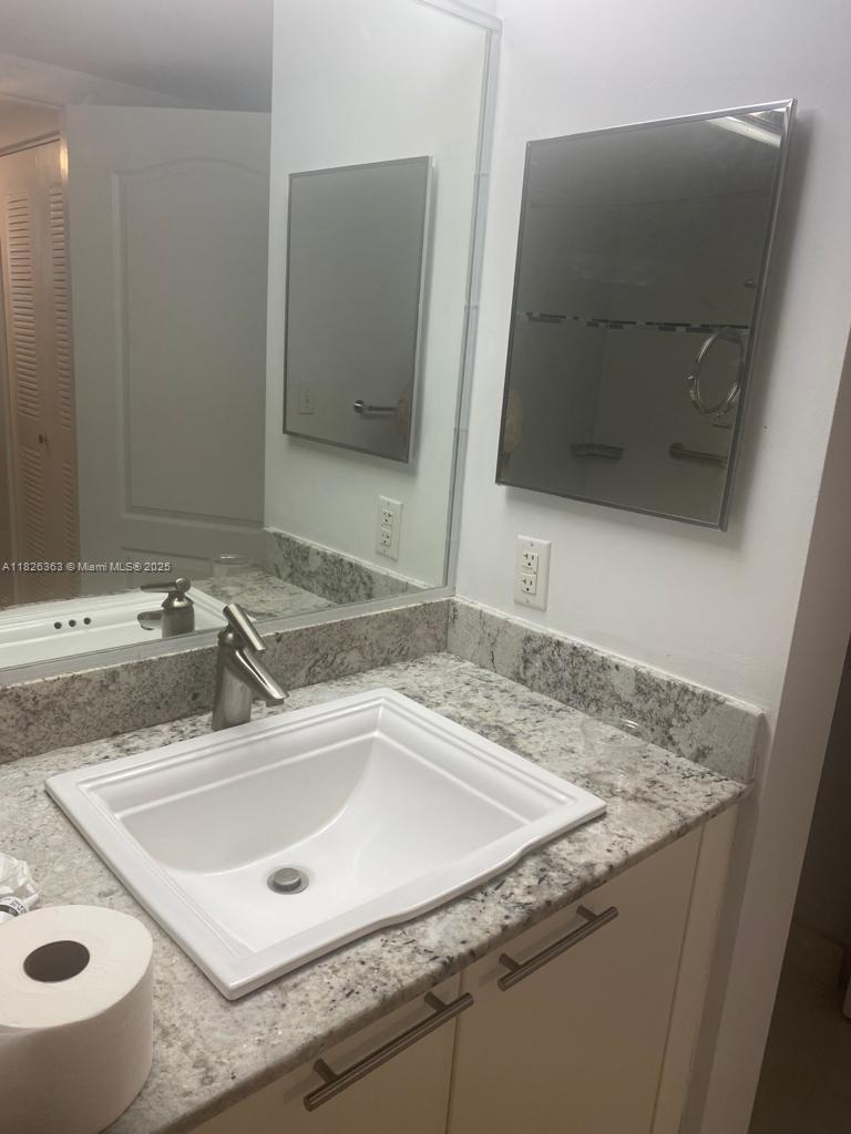 2101 Brickell Ave # 903