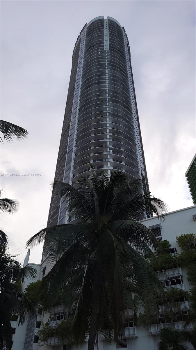 1750 N Bayshore Dr # 4107