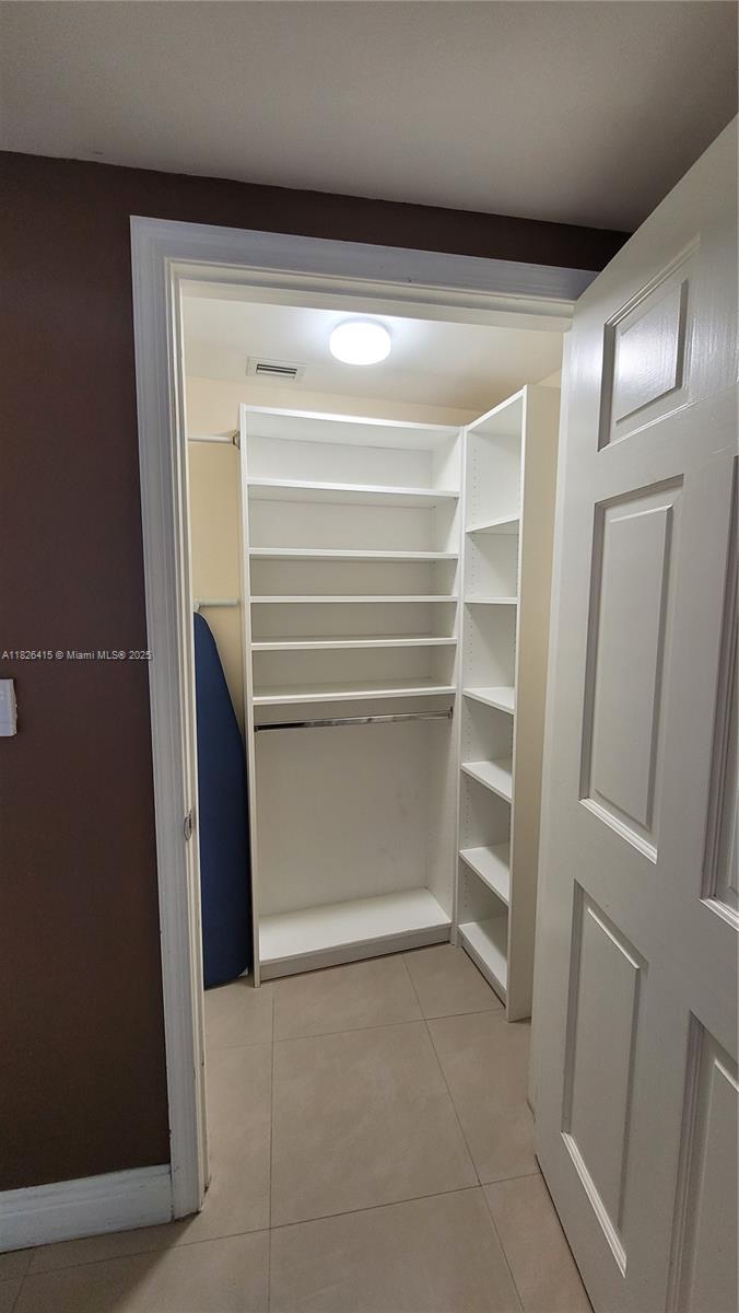 1750 N Bayshore Dr # 4107