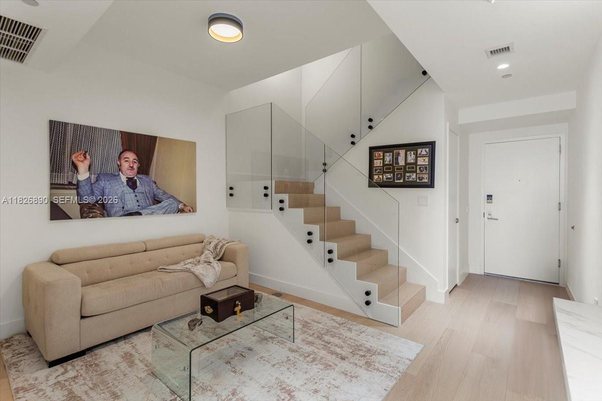 1100 Biscayne Blvd # 4305