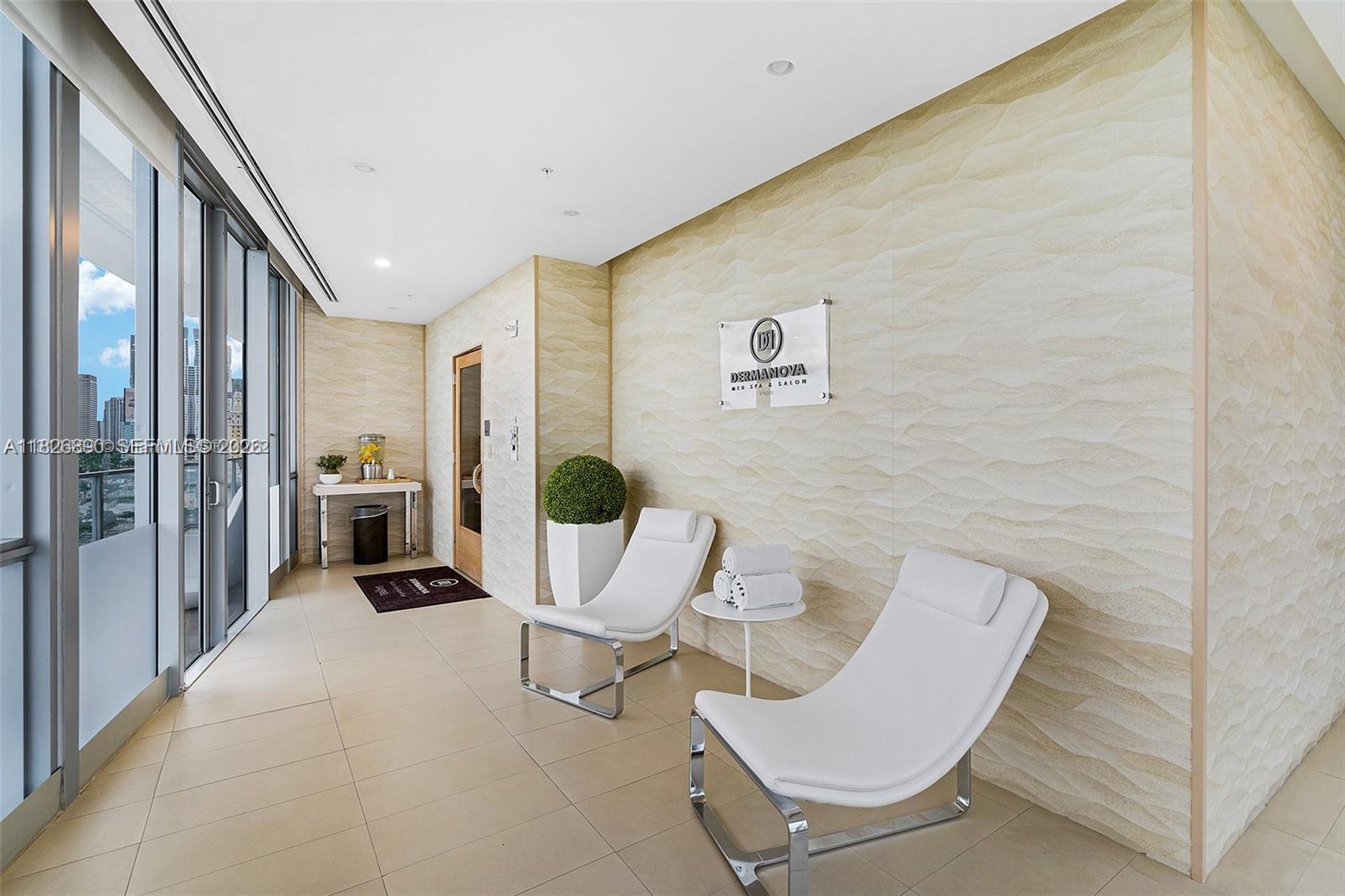 1100 Biscayne Blvd # 4305