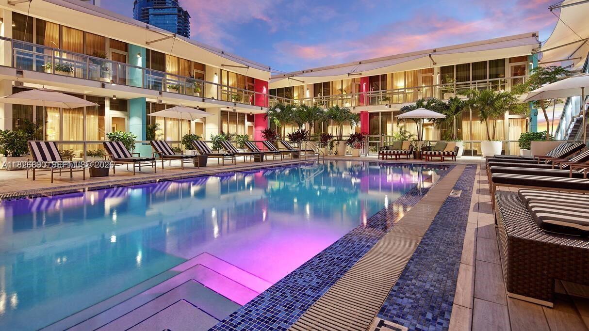 1100 Biscayne Blvd # 4305