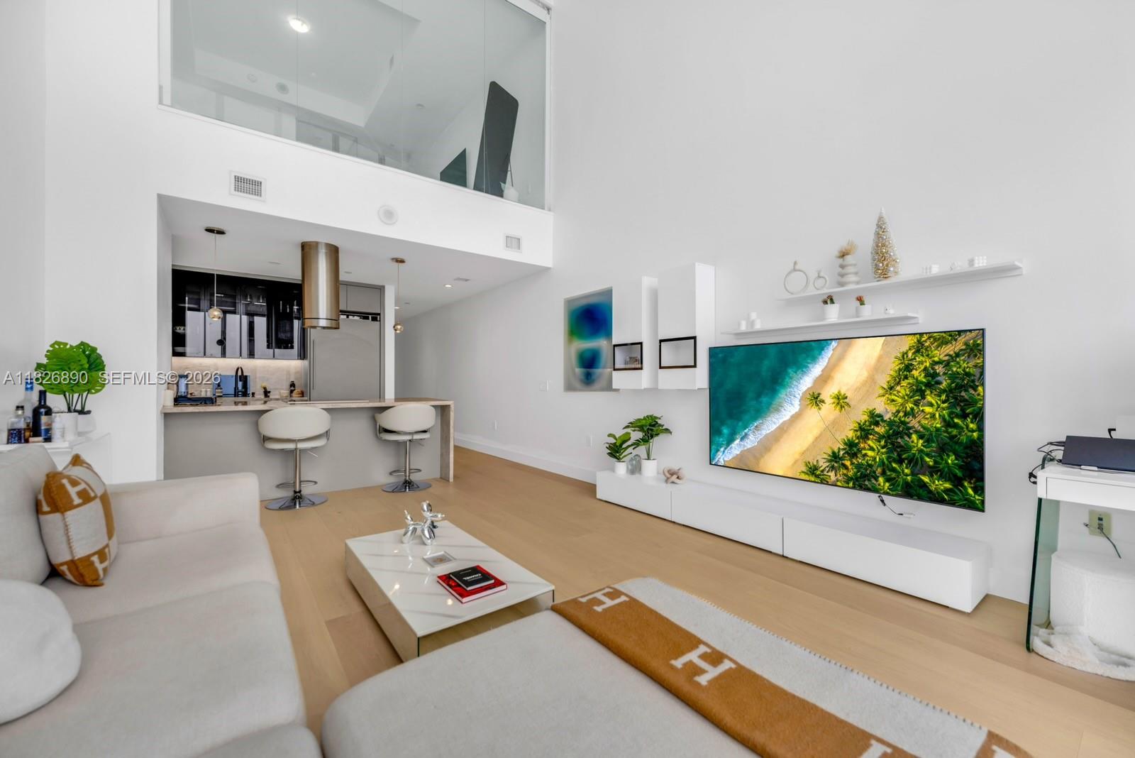 1100 Biscayne Blvd # 4305