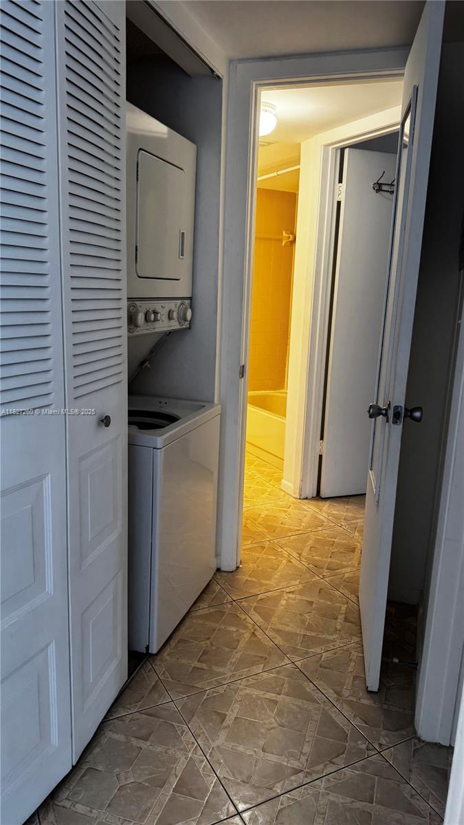 212 Lake Pointe # 308