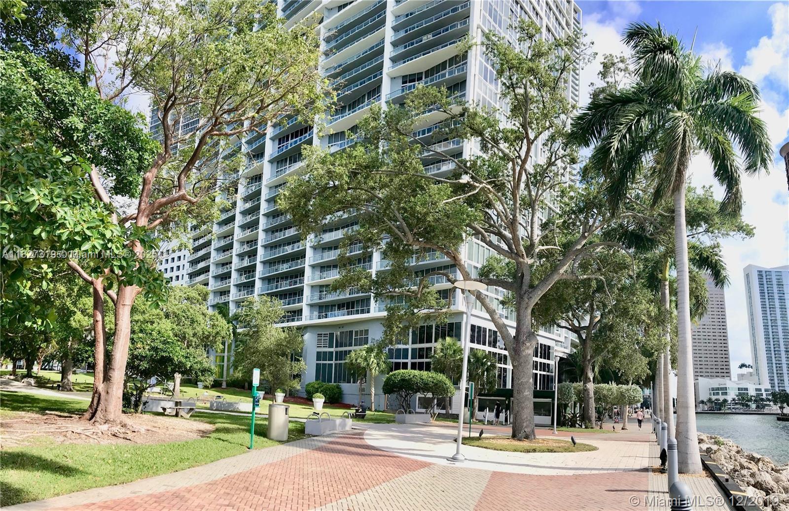 495 Brickell Ave # 1806