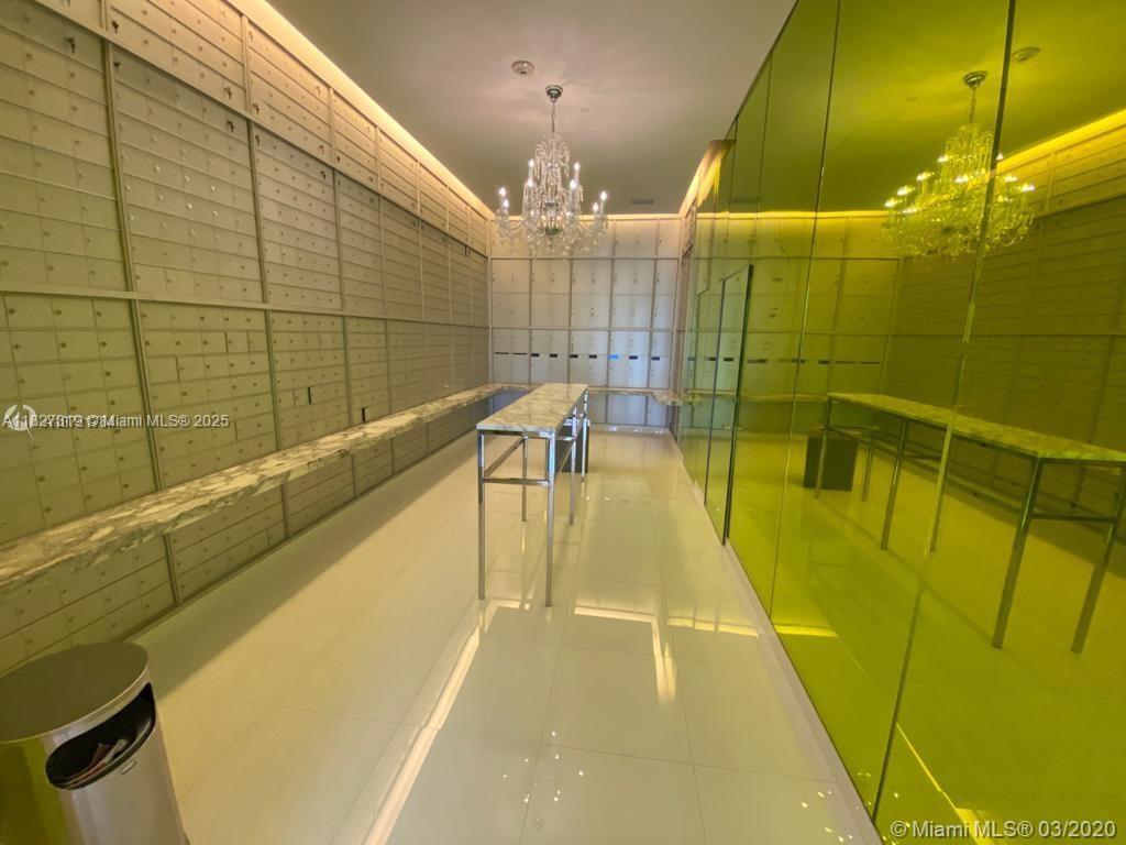 495 Brickell Ave # 1806