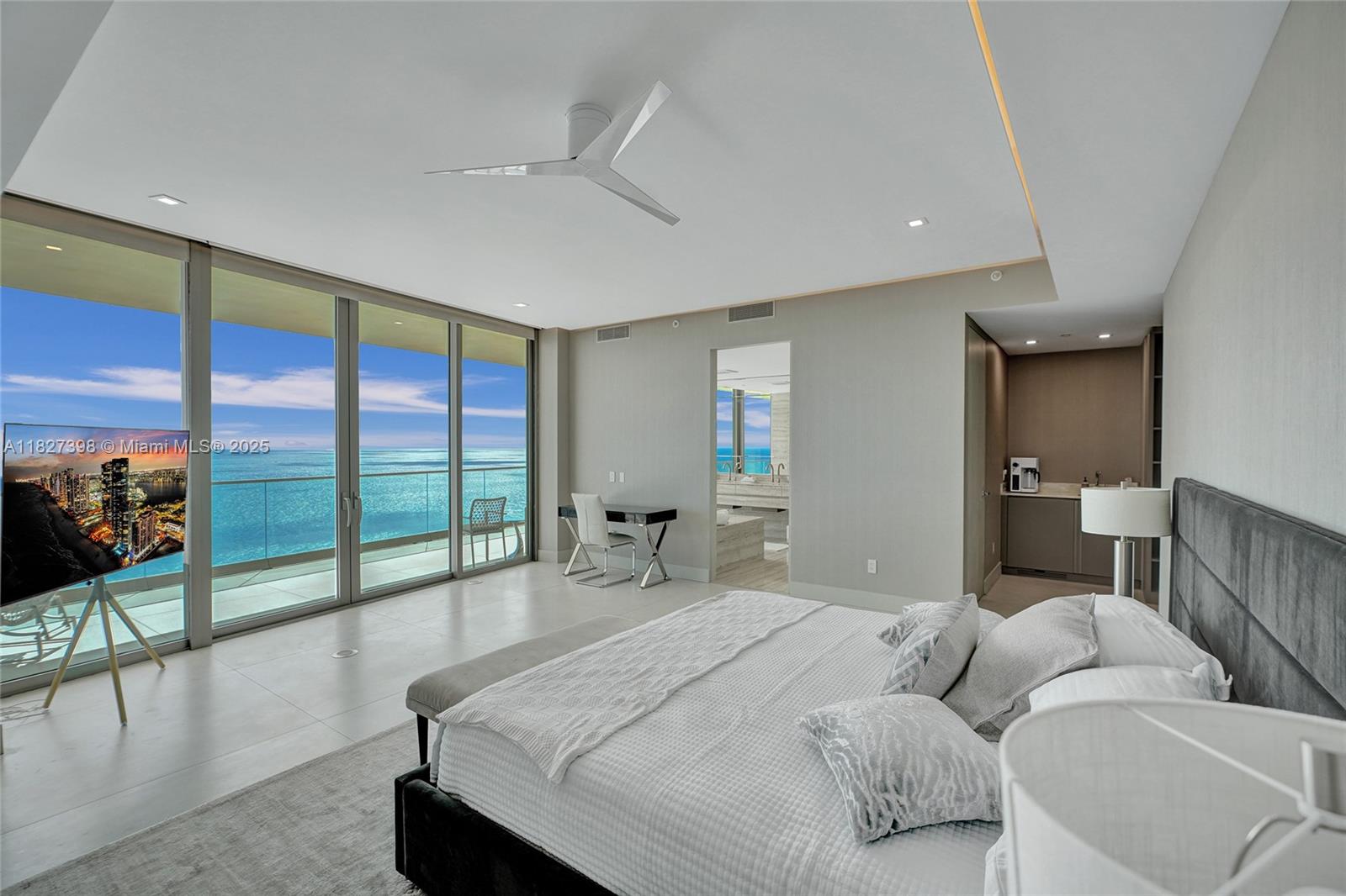 18975 Collins Ave # 3000