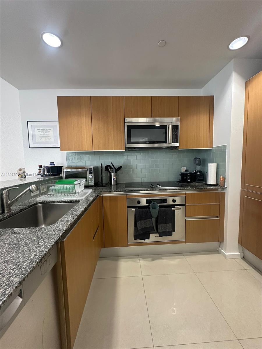 1060 Brickell Ave # 2813