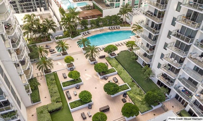 1060 Brickell Ave # 2813