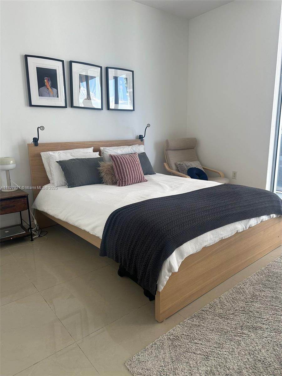 1060 Brickell Ave # 2813