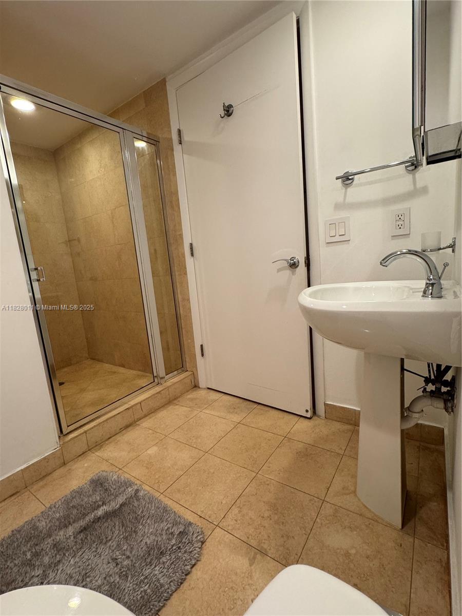 1830 S Ocean Drive # 1404