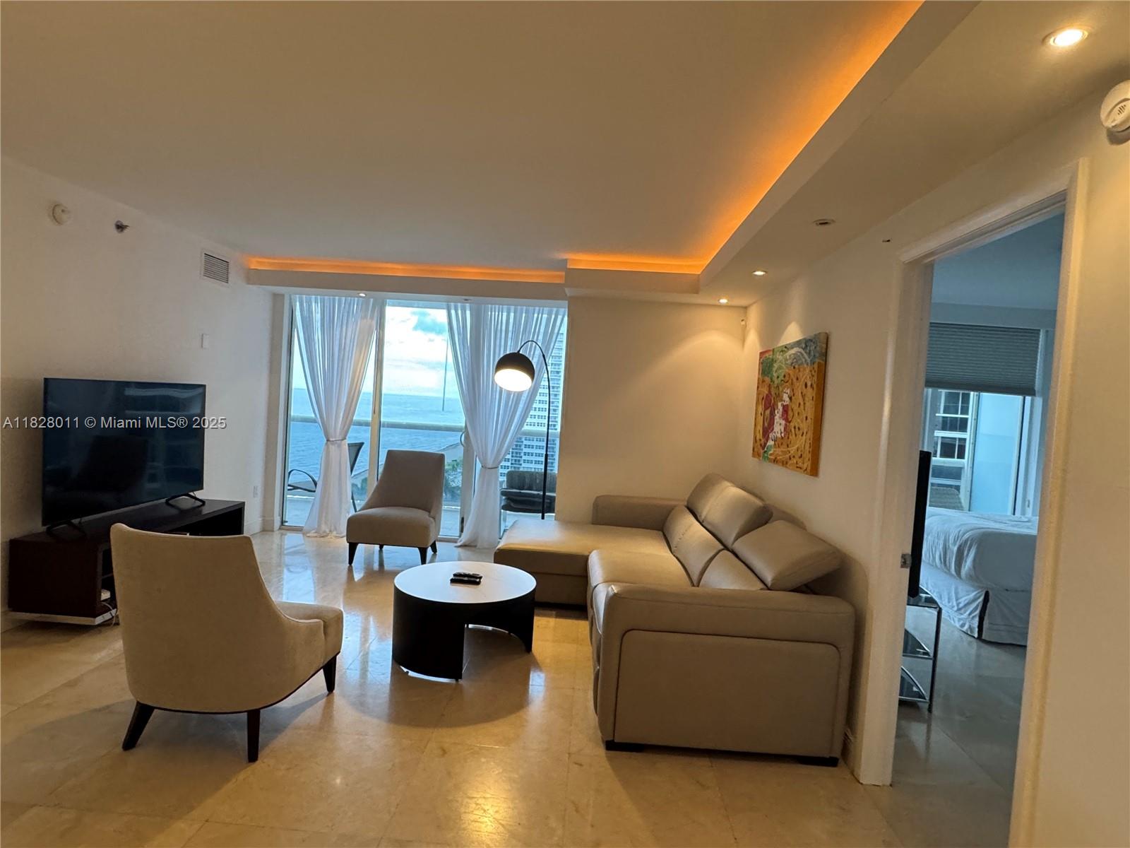 1830 S Ocean Drive # 1404