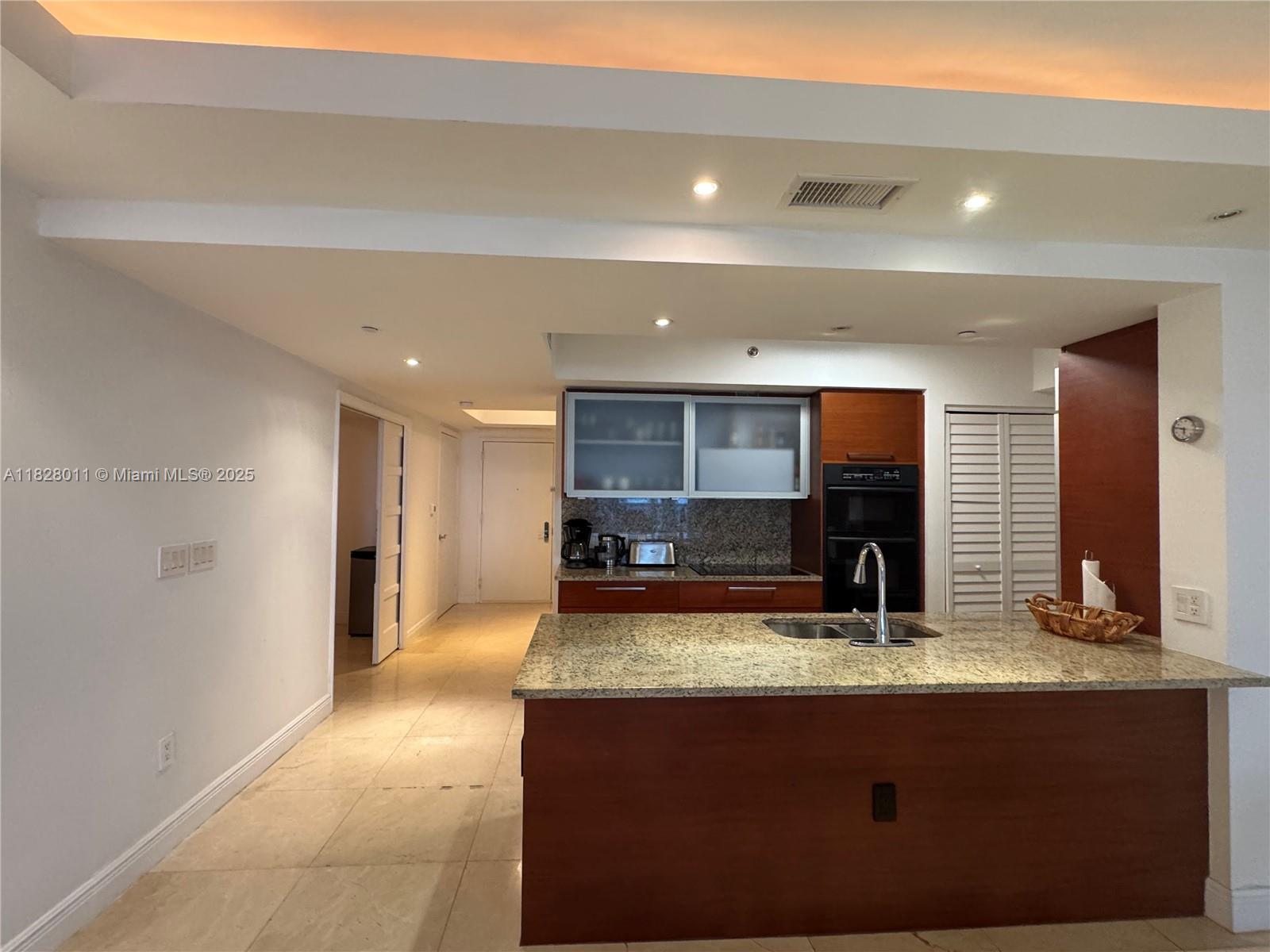 1830 S Ocean Drive # 1404