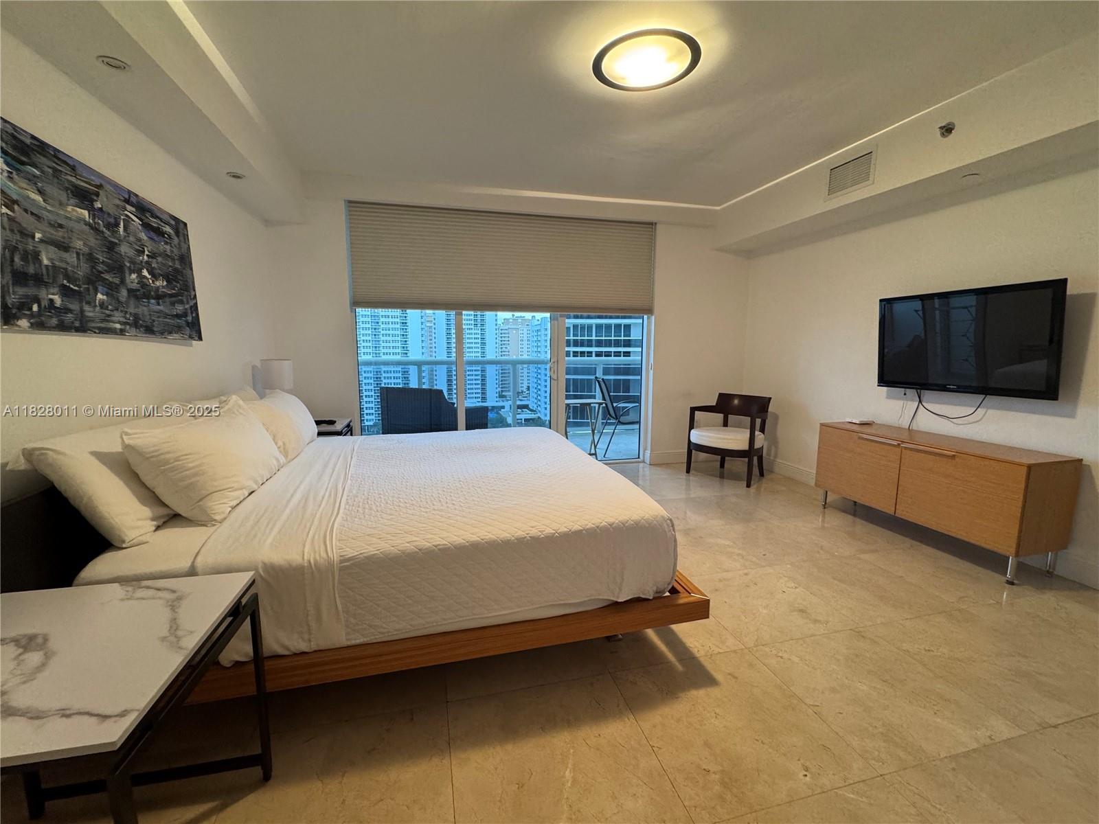1830 S Ocean Drive # 1404