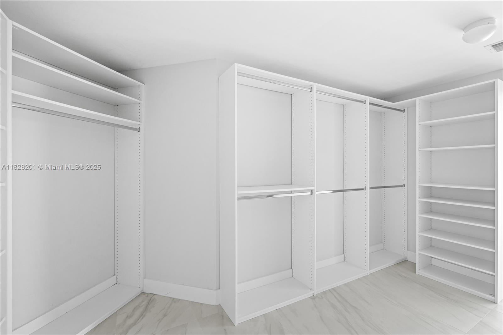17111 Biscayne Blvd # 1210