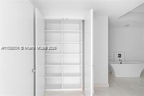 17111 Biscayne Blvd # 1210
